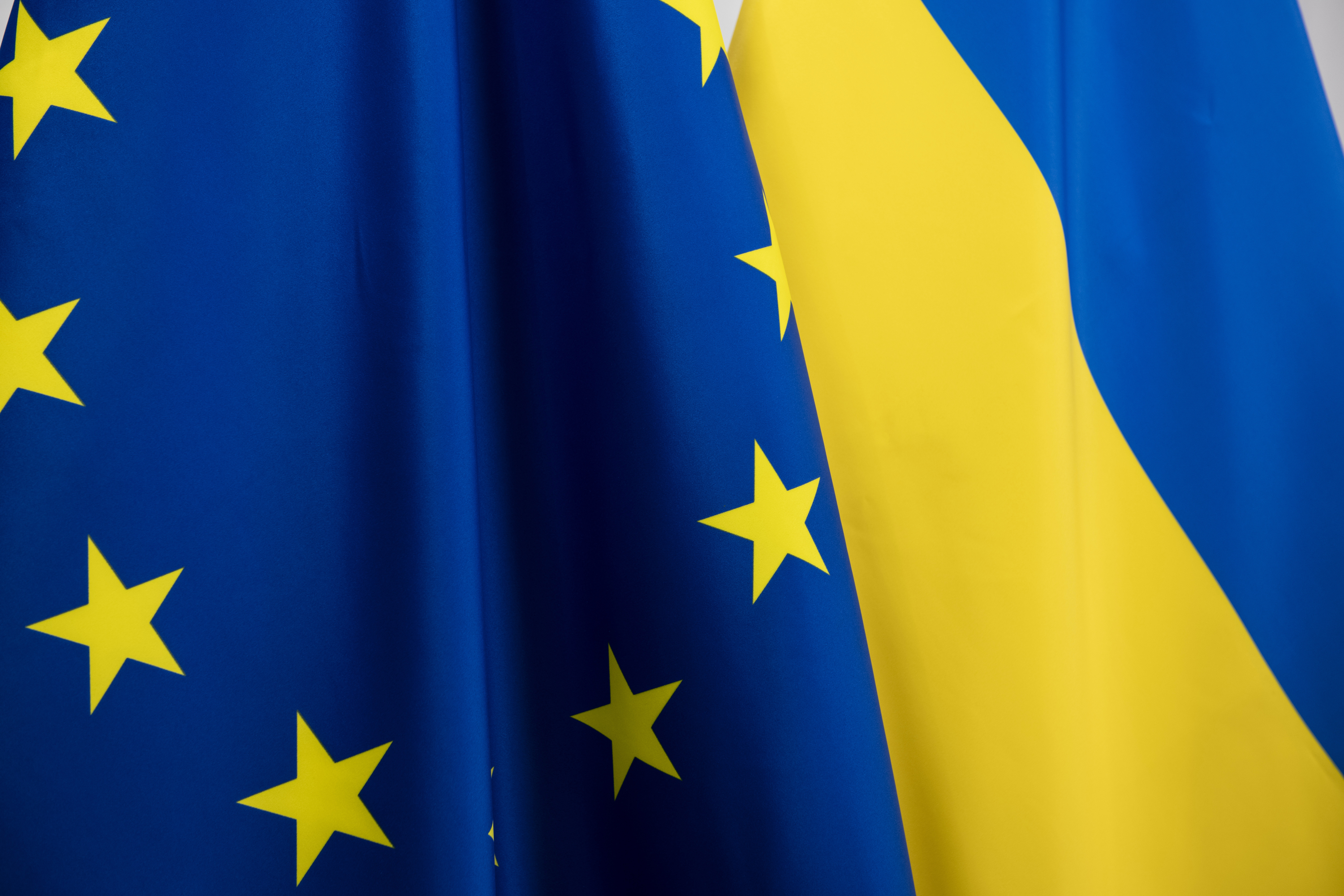 KE wypłaca pierwszą transzę nowej pomocy makrofinansowej w wysokości 1 mld euro dla Ukrainy